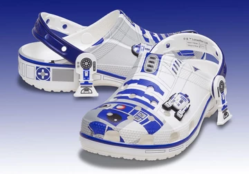 Star Wars x Crocs Classig Clog Pack schräg