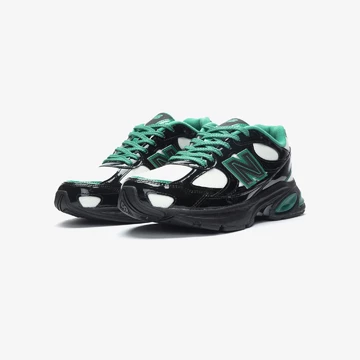 New Balance 2010 Black Green schräg