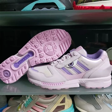 Pokemon x adidas ZX 8000 Mewtwo Außenseite