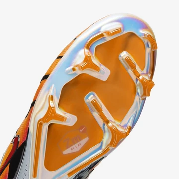 Die Stollen des Air Max Plus Mercurial Vapor 15 Pimento