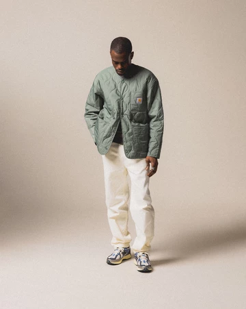 Lookbook Shooting von Asphaltfold mit demNew Balance 1906R Blue Moonbeam