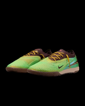 Travis Scott x Nike Phantom 6 Low Indoor schräg