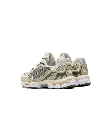 Asics Gel-NYC Khaki schräg