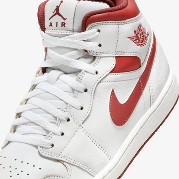 Jordan 1 Mid Dune Red Detail Mittelfußbereich