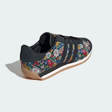 Liberty London x adidas Country schräg hinten