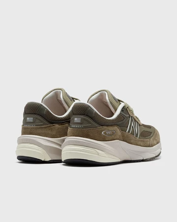 New Balance 990v6 True Camo von schräg hinten