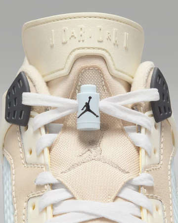 Jordan Spizike Low Sanddrift Zunge Details