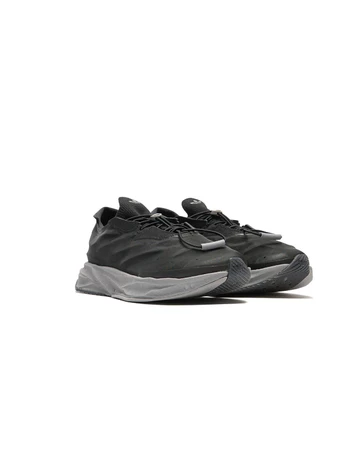 adidas Terra Mono Lightstrike Pack schräg