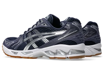 A.P.C. x ASICS Gel-Kayano 14 Midnight schräg