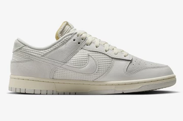 Der Dunk Low Phantom Light Bone von außen