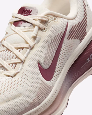 Nike Vomero 18 Pale Ivory Red Sepia Upper Details