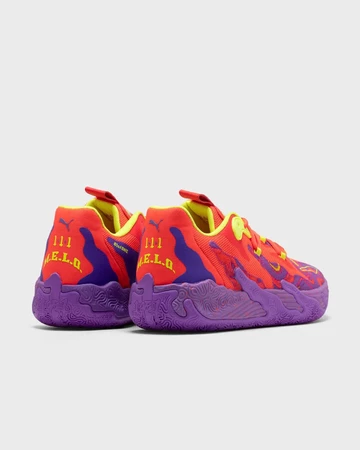 Puma LaMelo Ball MB.03 Lava Paar von schräg hinten