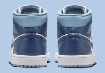 Der Jordan 1 Mid Diffused Blue von hinten