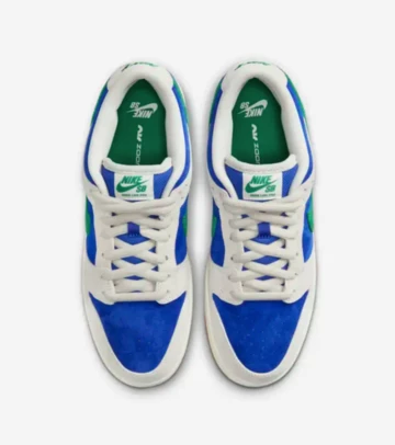 Nike SB Dunk Low Hyper Royal Paar von oben
