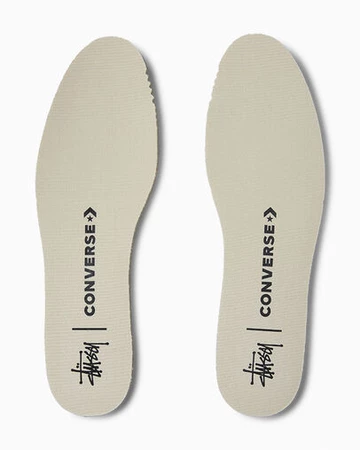 Die Innensohle des Stussy Converse Chuck 70 Low Poppy Red