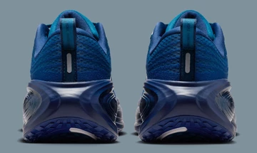 Swarovski x Nike Vomero Plus Blue Force von ohne