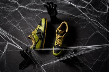 Dunk Low Retro QS Halloween mit Spinnenweben