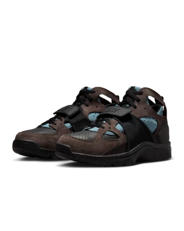 Nike Air Trainer Huarache Black Baroque Brown Paar schräg seitlich