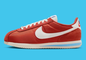 der Nike Cortez Picante Red von außen