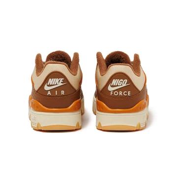 NIGO x Nike Air Force 3 Low Light British Tan von hinten