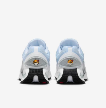 Nike Air Max DN Half Blue Paar von hinten