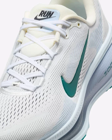 Nike Vomero 18 Blue Tint Upper Details