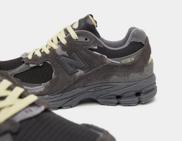 Size? x New Balance 2002R Refined Future Brown Detailbild