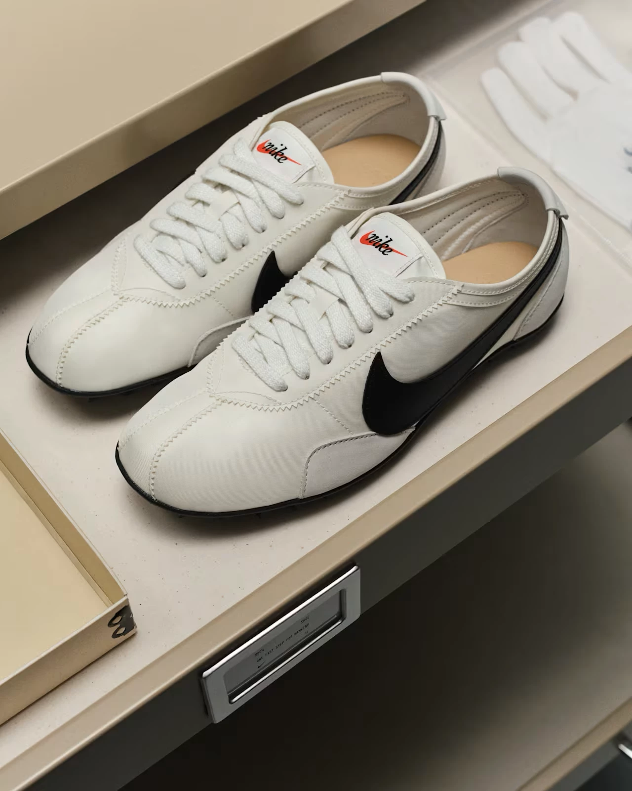 Nike Moon Shoe Soft Pearl & Black II0407-001 | Dead Stock