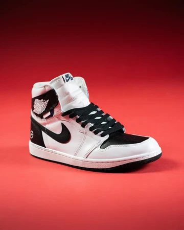 Fragment Design x Union LA x Air Jordan 1 Retro High OG Black & White Außenseite