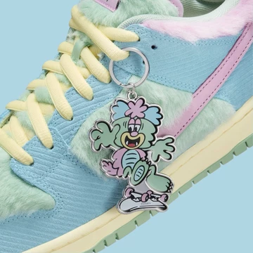 Verdy SB Dunk Low Visty Detail Anhänger