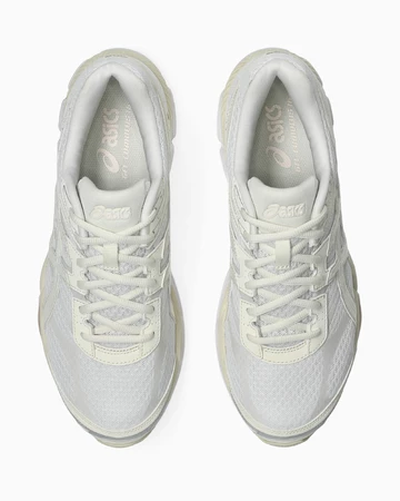 Asics Gel-Cumulus 16 White Cream Paar von oben