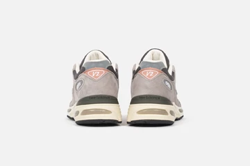 New Balance 991v2 Made in UK Grey Salmon Paar Fersen