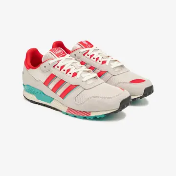 Liverpool F.C. x adidas Kirkdale SPZL Orbit Grey schräg