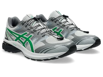 SAN SAN GEAR x ASICS Gel-Terrain Pack schräg vorne