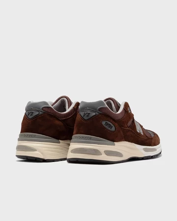 New Balance 991v2 Chestnut Brown schräg von hinten