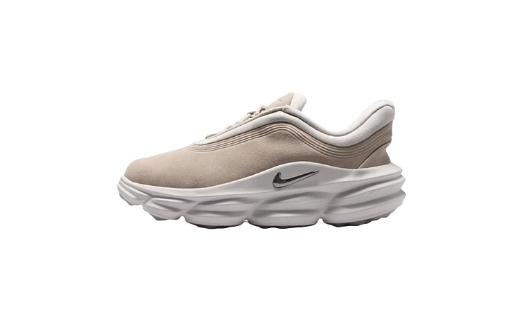 Nike 24.7 Sneakers in Cream