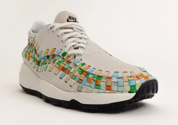 Nike Air Footscape Woven Rainbow schräg von außen