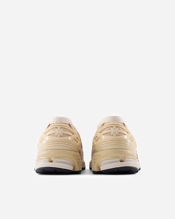 New Balance 1906L Bisque von hinten