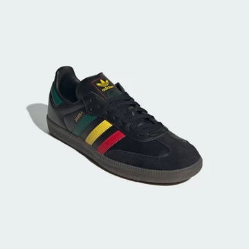 Der adidas Samba Rasta Core Black von schräg außen