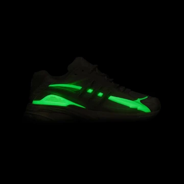 adidas Jellyfish Chalk White im dunkeln