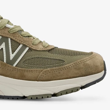 Die Toebox des New Balance 990v6 True Camos