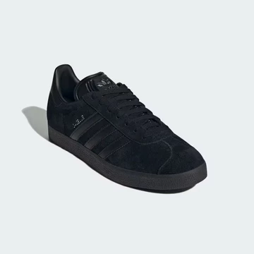 adidas Gazelle All Blacks schräg vorne