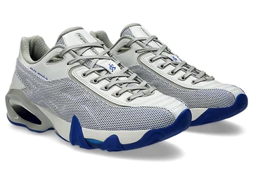 Der Kiko Kostadinov ASICS Novalis Gel-Teremoa Snow White von schräg außen