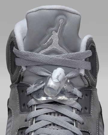 Air Jordan 5 Retro Wolf Grey 2026 frontal