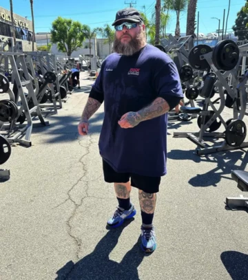 Action Bronson New Balance 1906R Spring Pack Medusa Azul Tragebild