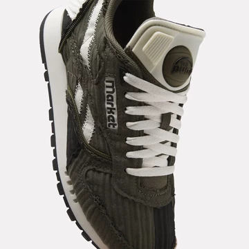 MARKET Reebok Classic Leather Pump Army Green Detail Zunge