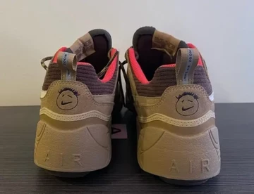 Travis Scott x Nike Shark-A-Don Beechtree von hinten