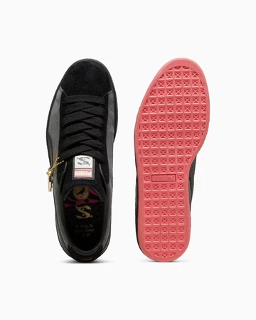 Der schwarze Staple Puma Suede von oben und unten