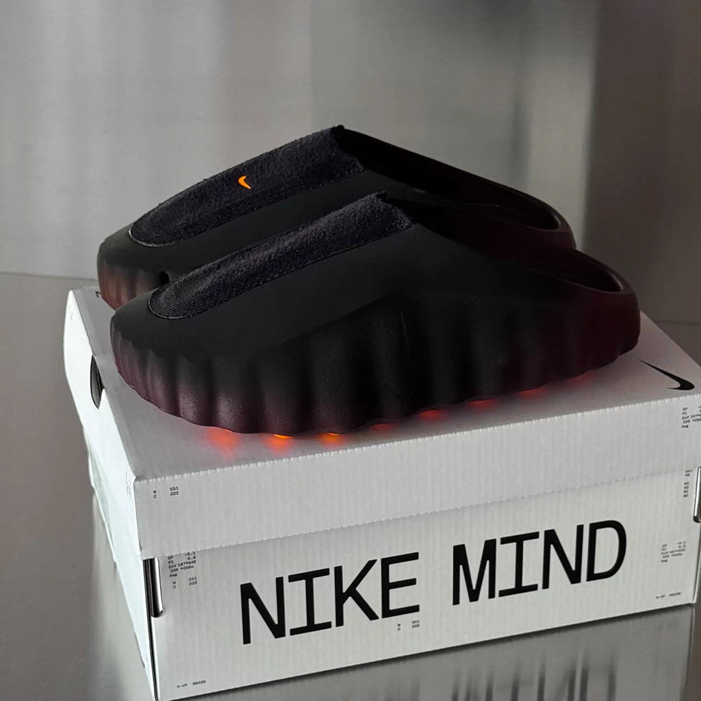 Nike Mind 001 Flyknit QS Gradient Pack | Dead Stock