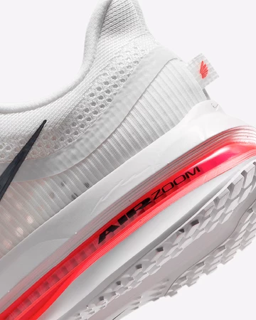 Nike Pegasus Premium Bright Crimson Ferse Details